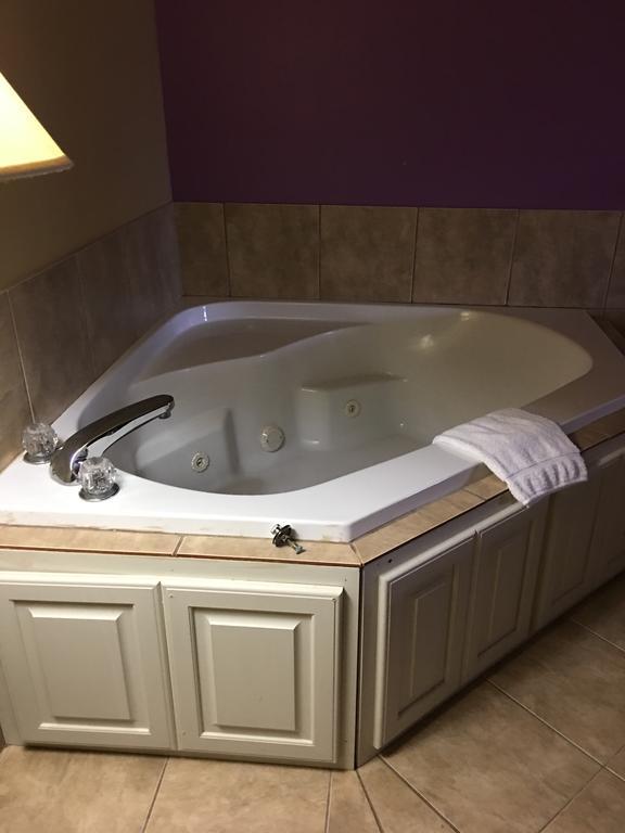 Econo Lodge Inn & Suites Greenbrier 외부 사진